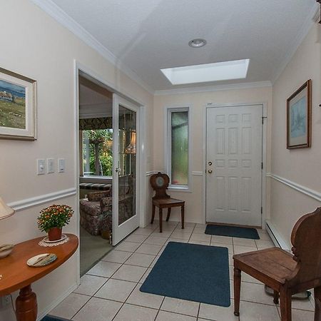 Laurel'S Cottage By Elevate Rooms Qualicum Beach Εξωτερικό φωτογραφία