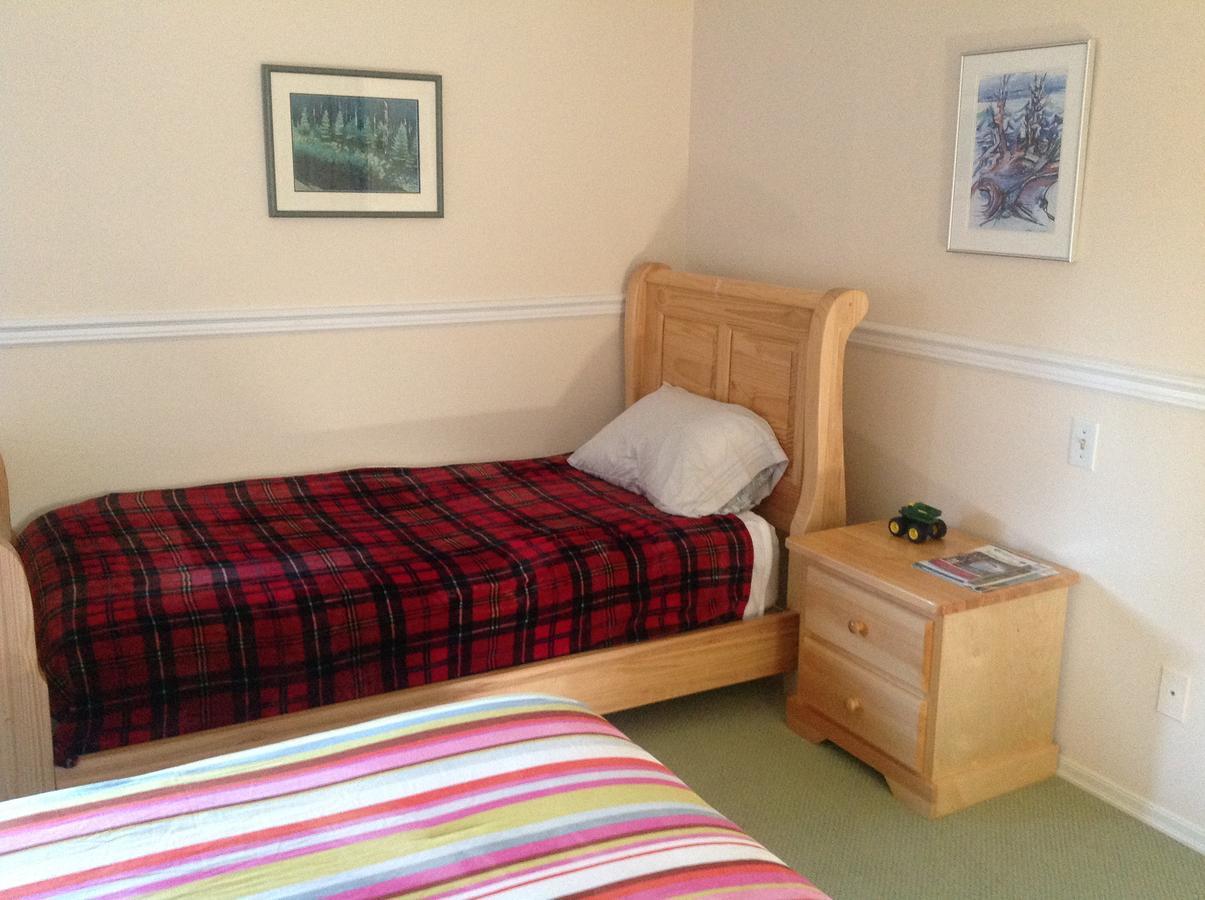 Laurel'S Cottage By Elevate Rooms Qualicum Beach Εξωτερικό φωτογραφία