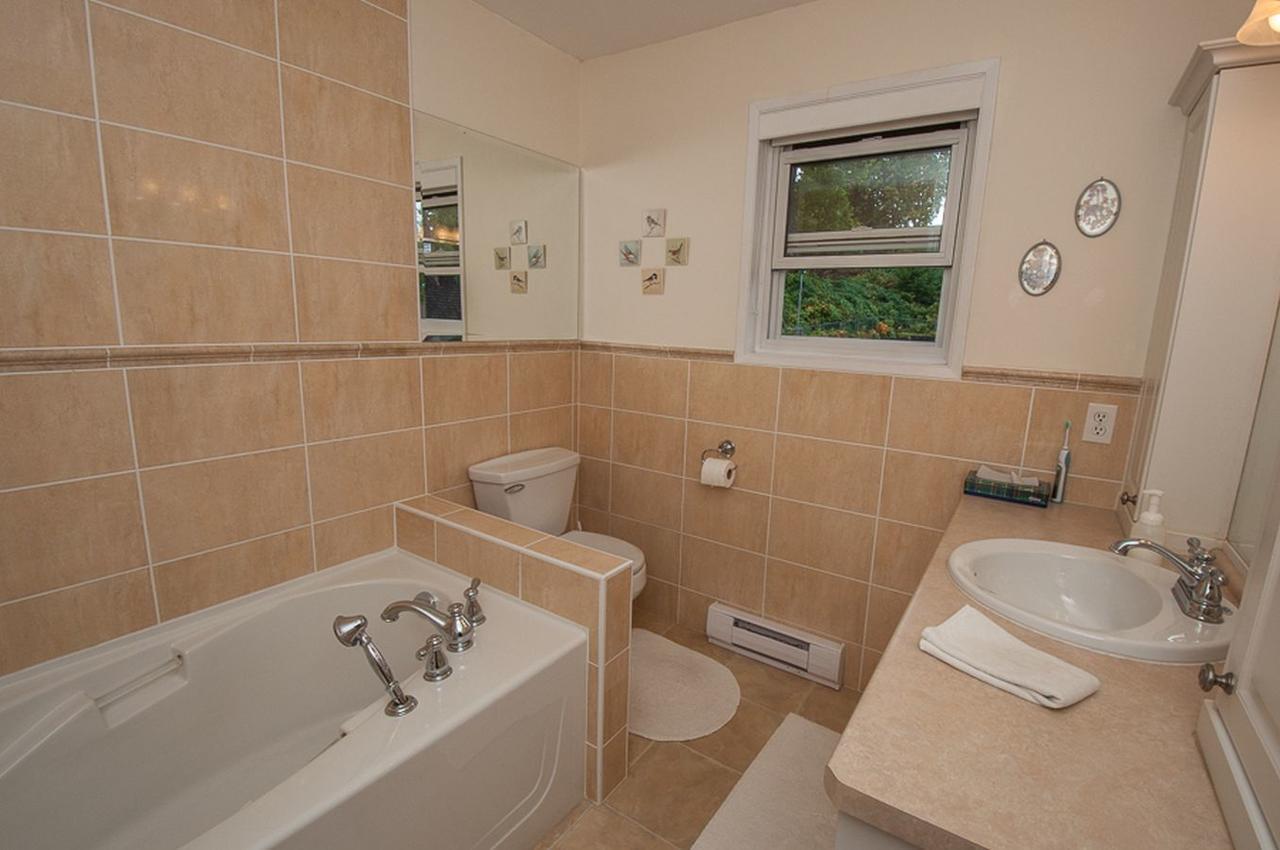 Laurel'S Cottage By Elevate Rooms Qualicum Beach Εξωτερικό φωτογραφία